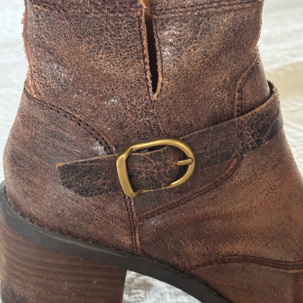 Lucky Brand brown distressed boots - Picture 10 of 10